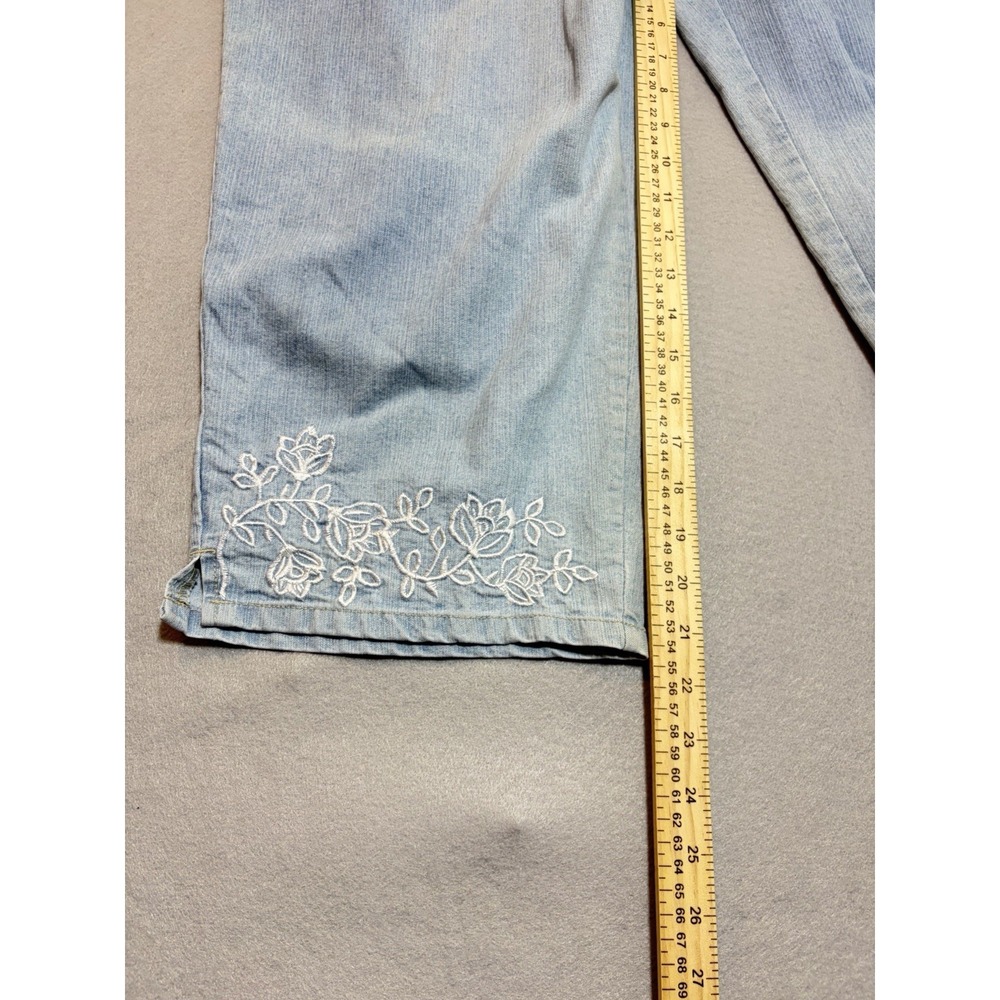 90s Bill Blass Women 12 Light Wash Floral Embroidered Cropped Stretch Denim - Picture 6 of 8